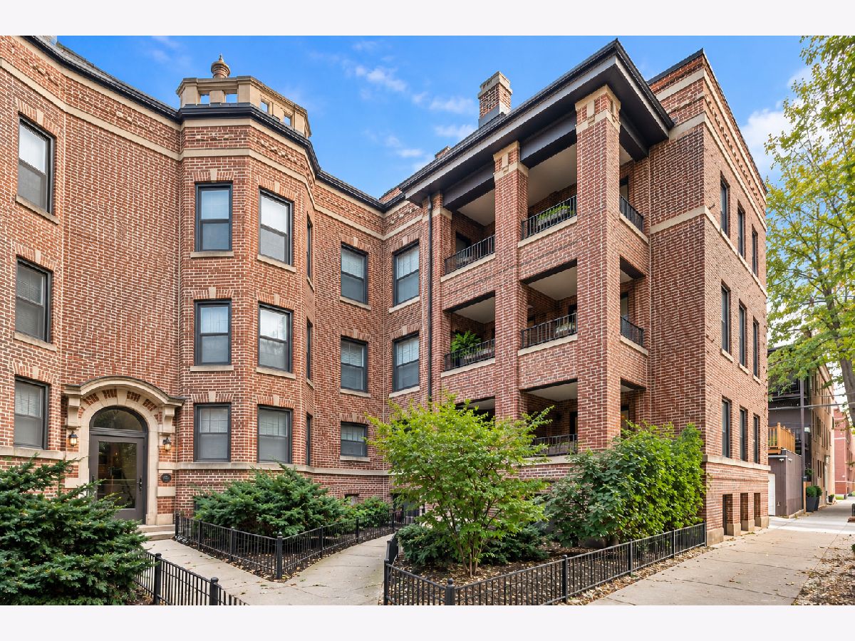  For Sale Chicago Illinois, 914 Schubert Avenue