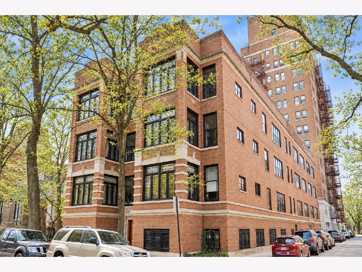  For Sale Chicago Illinois, 5800 Blackstone Avenue