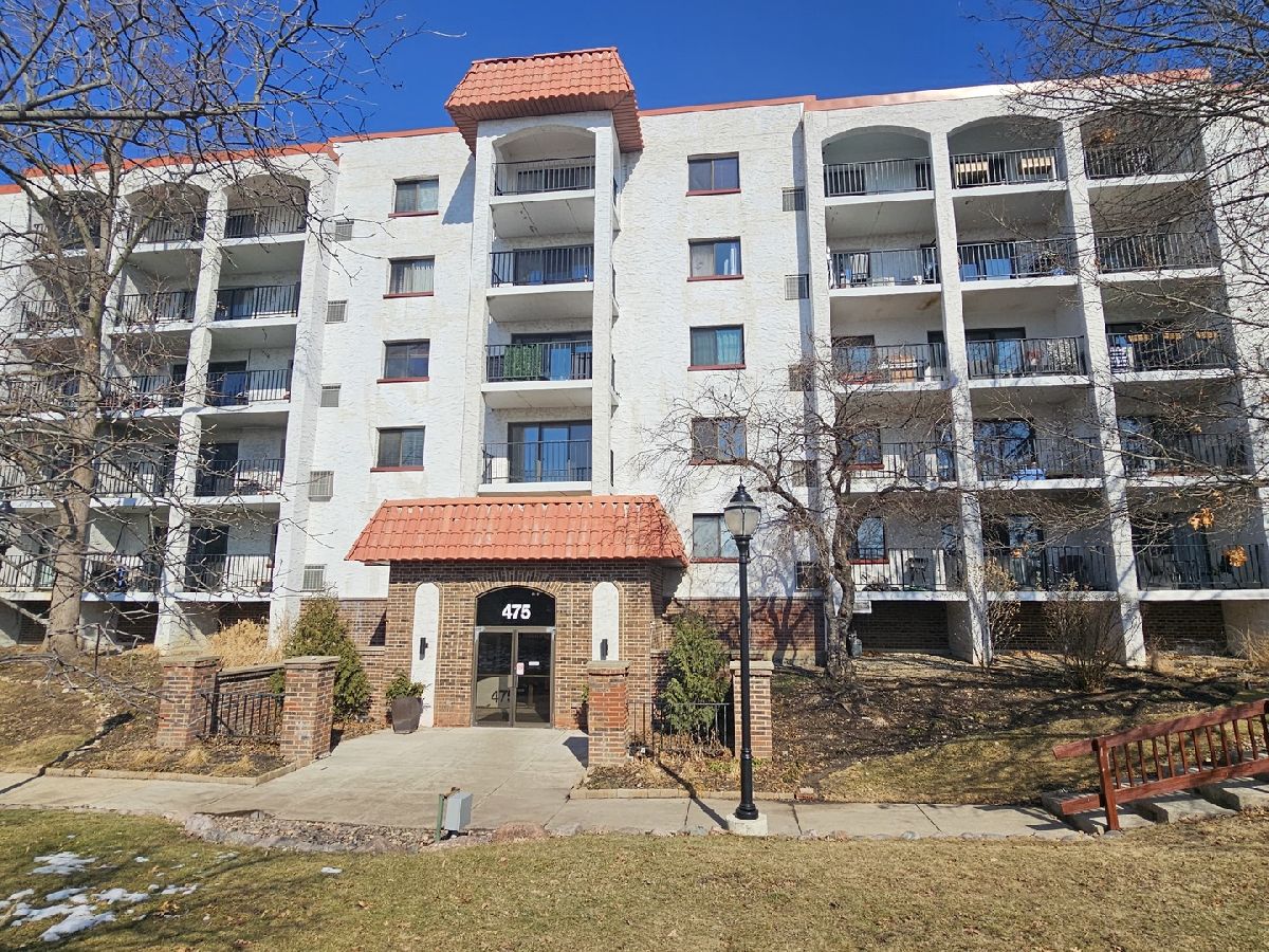 Condominiums For Rent Plum Creek Wheeling Illinois, 475 Plum Creek