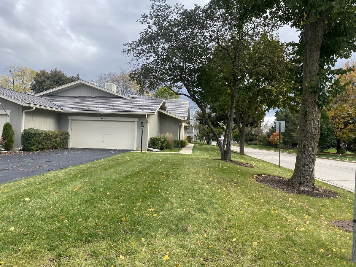  For Sale Libertyville Illinois, 1427 James Court
