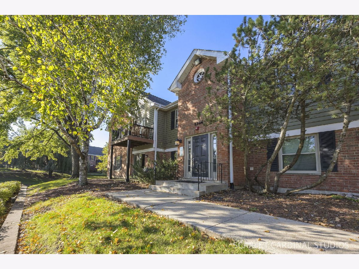 Condominiums For Sale Chantecleer Lakes Naperville Illinois, 1344 Mc Dowell Road