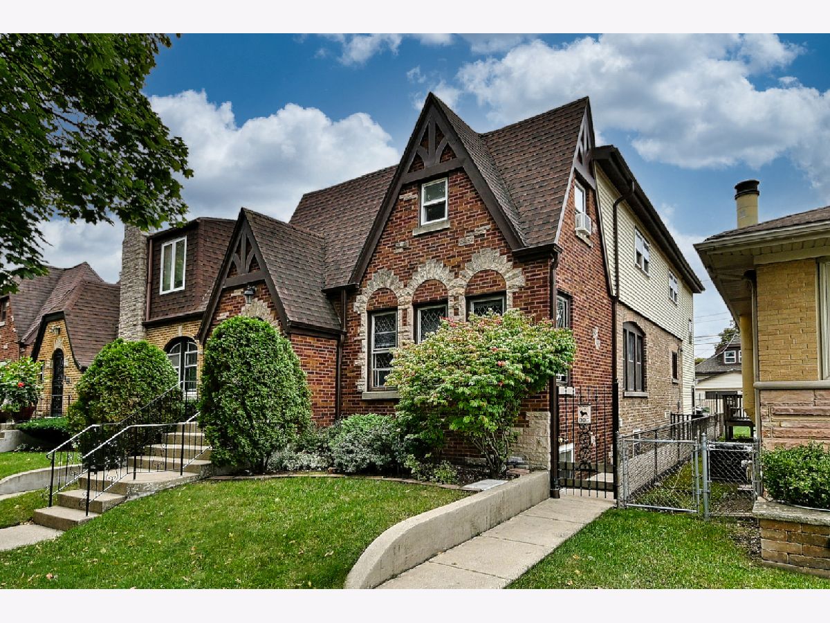  For Sale Chicago Illinois, 5856 Mobile Avenue