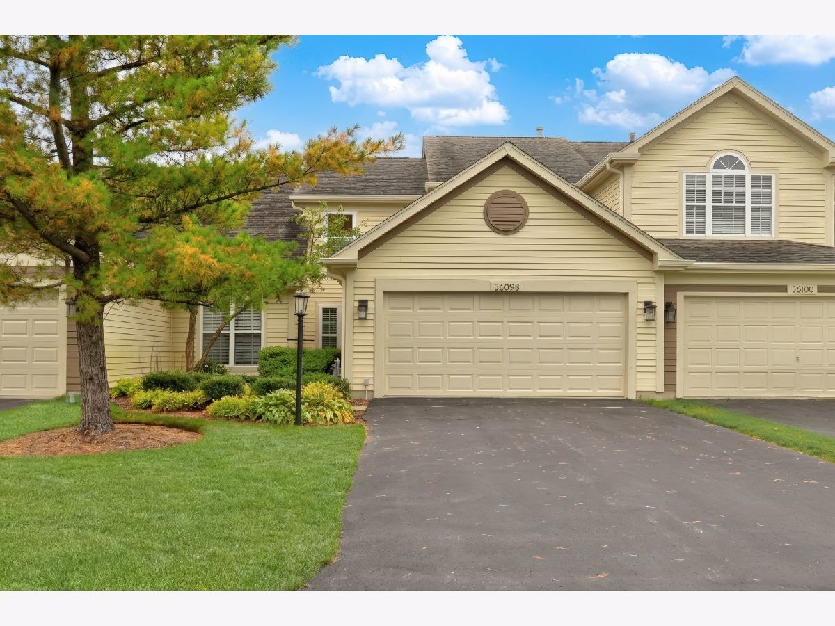  For Sale Gurnee Illinois, 36098 New Bridge Court