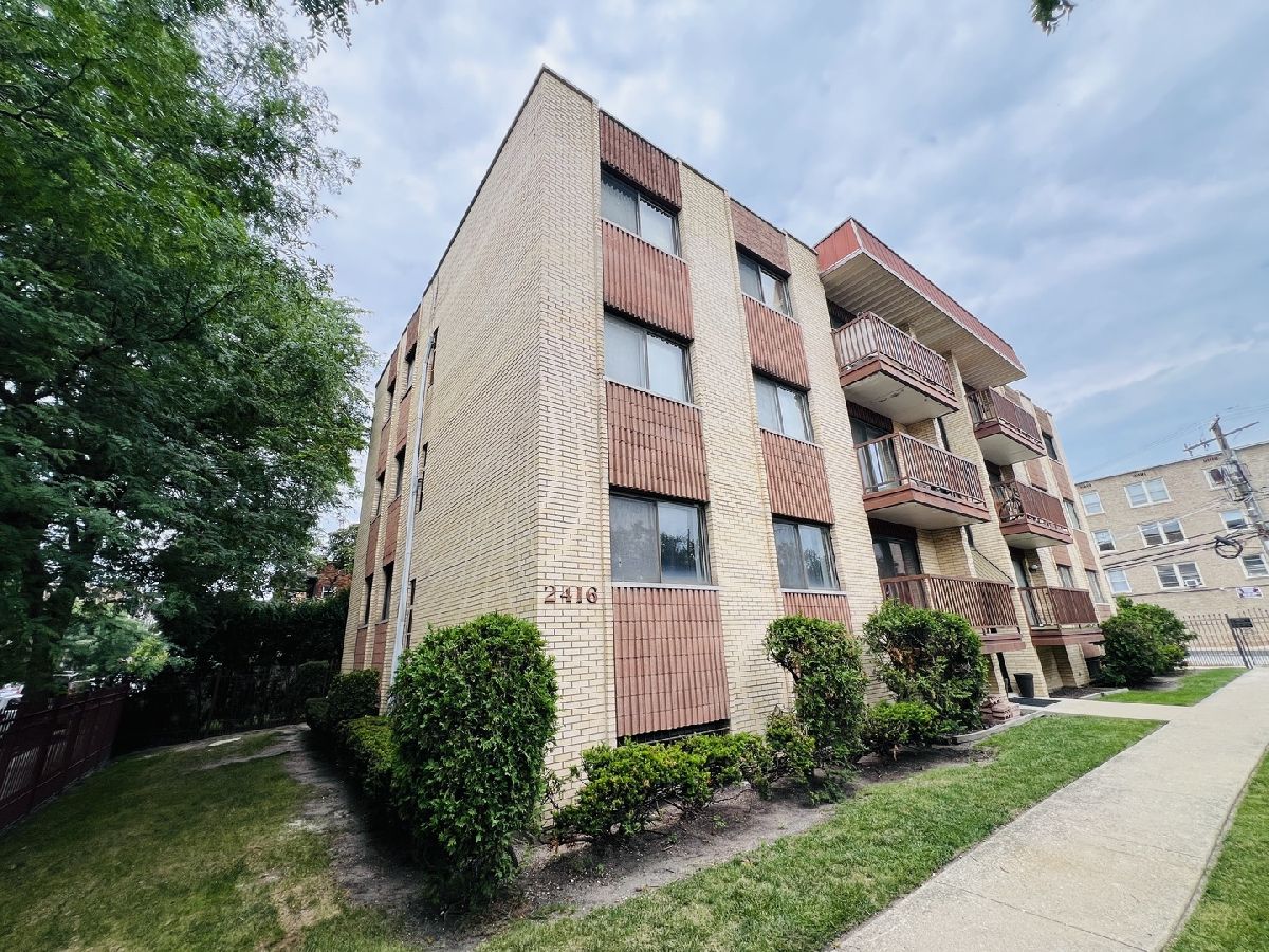  For Sale Chicago Illinois, 2416 Foster Avenue