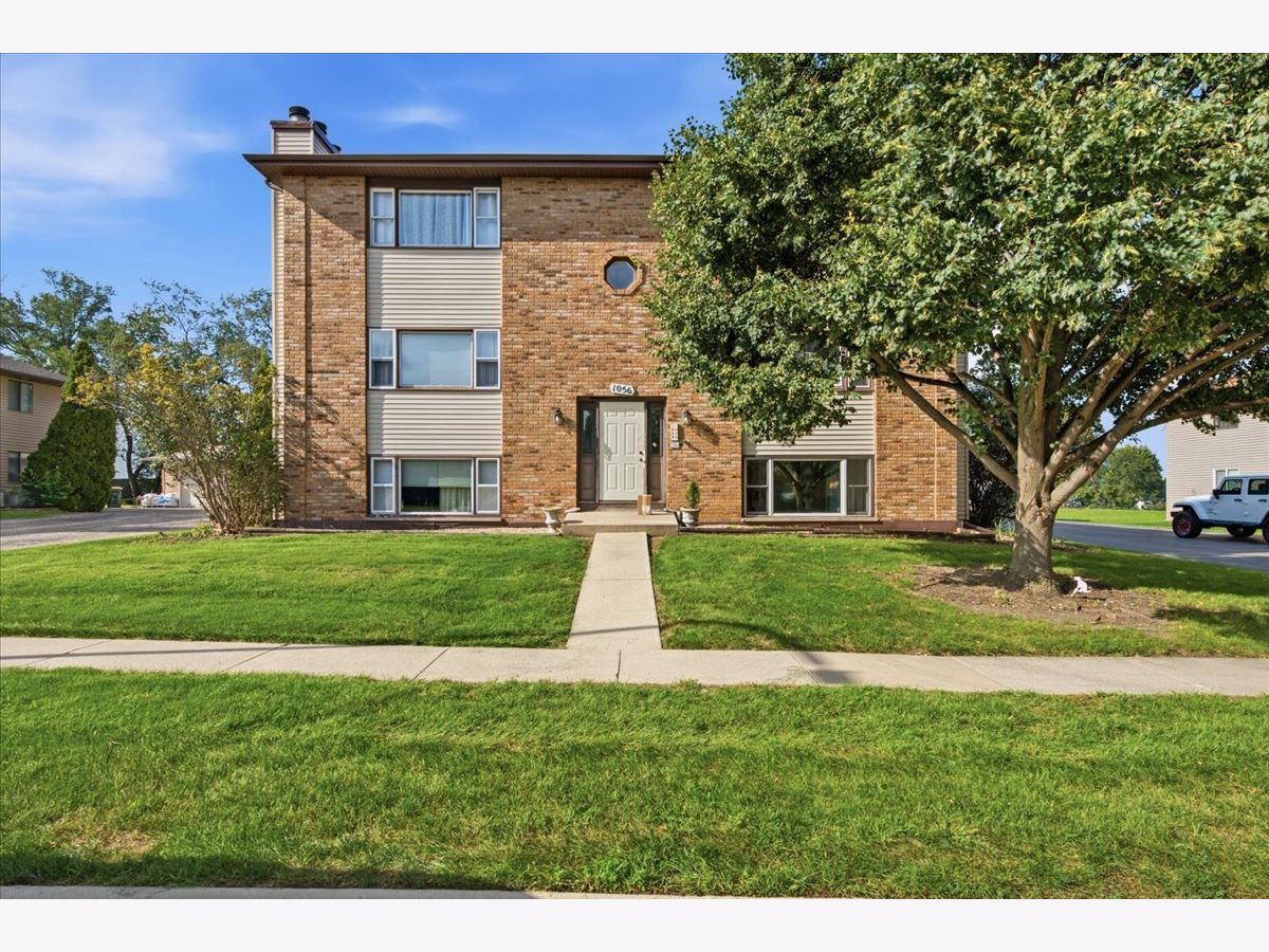  For Sale South Elgin Illinois, 1056 Manchester Court