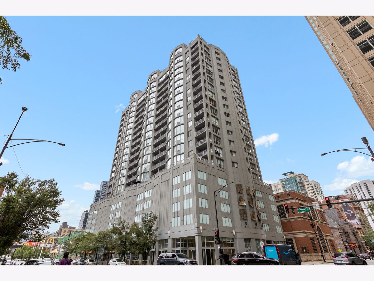 Condominiums For Sale Farallon Chicago Illinois, 600 Dearborn Street