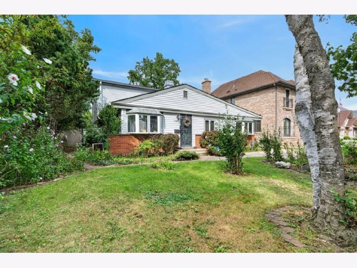  For Sale Morton Grove Illinois, 7106 Beckwith Road
