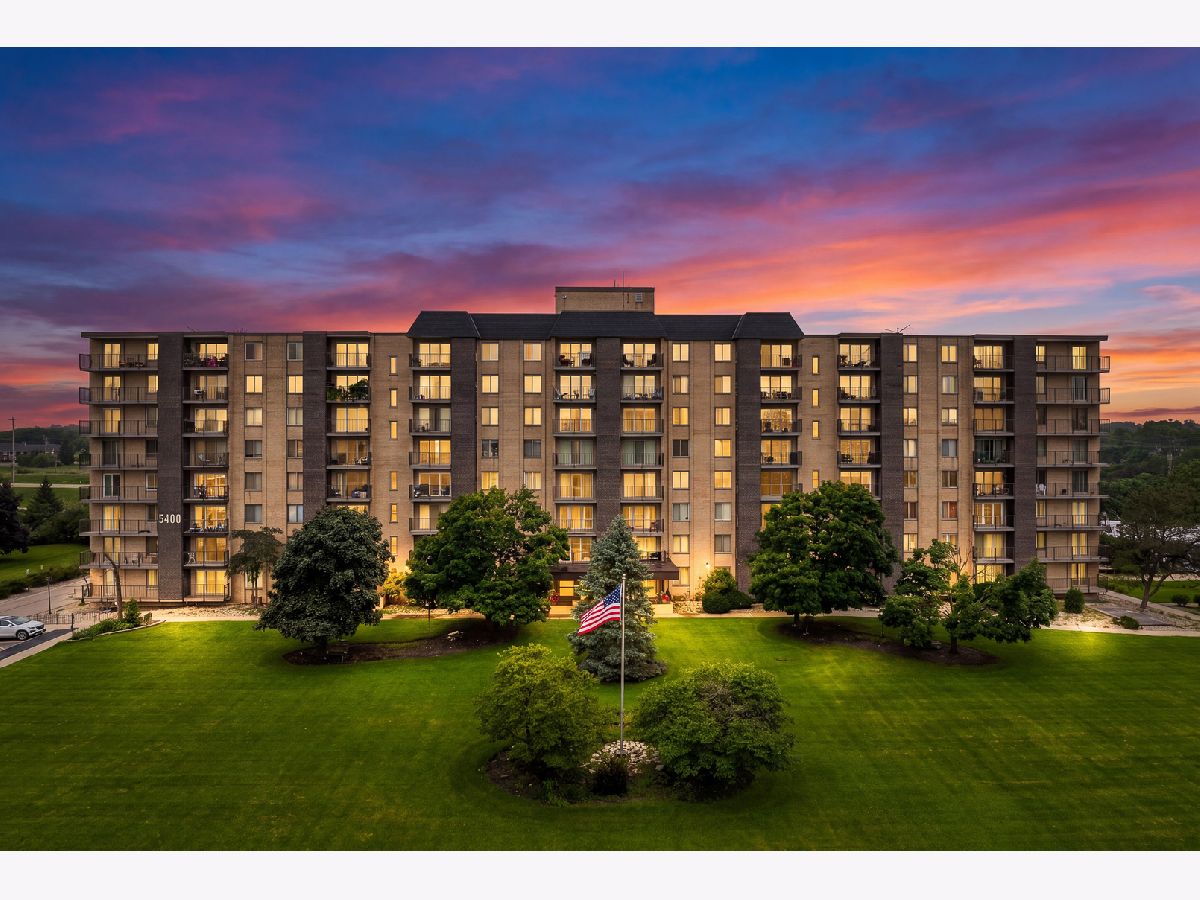  For Sale Downers Grove Illinois, 5400 Walnut Avenue