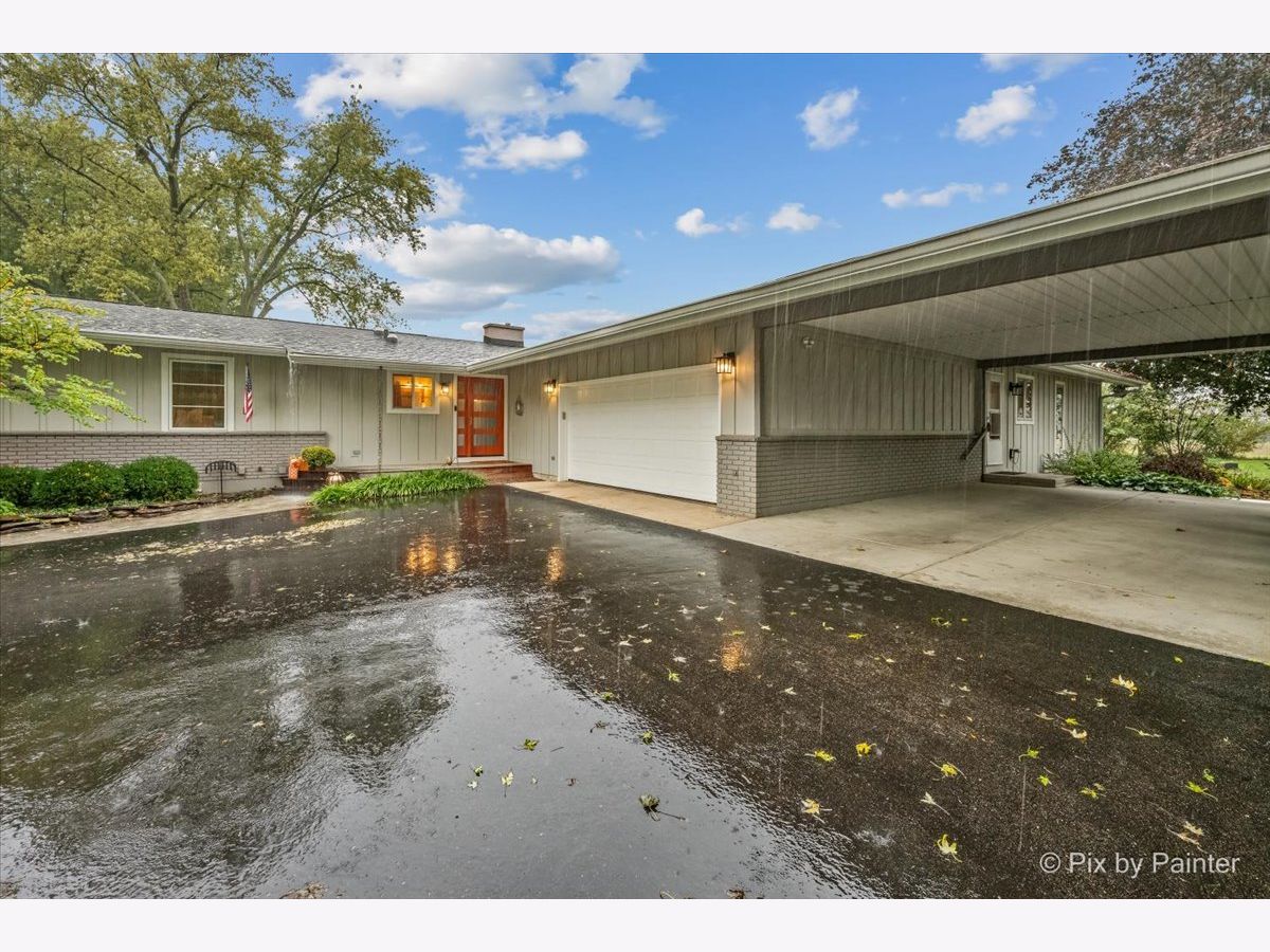  For Sale Woodstock Illinois, 1070 Rose Court