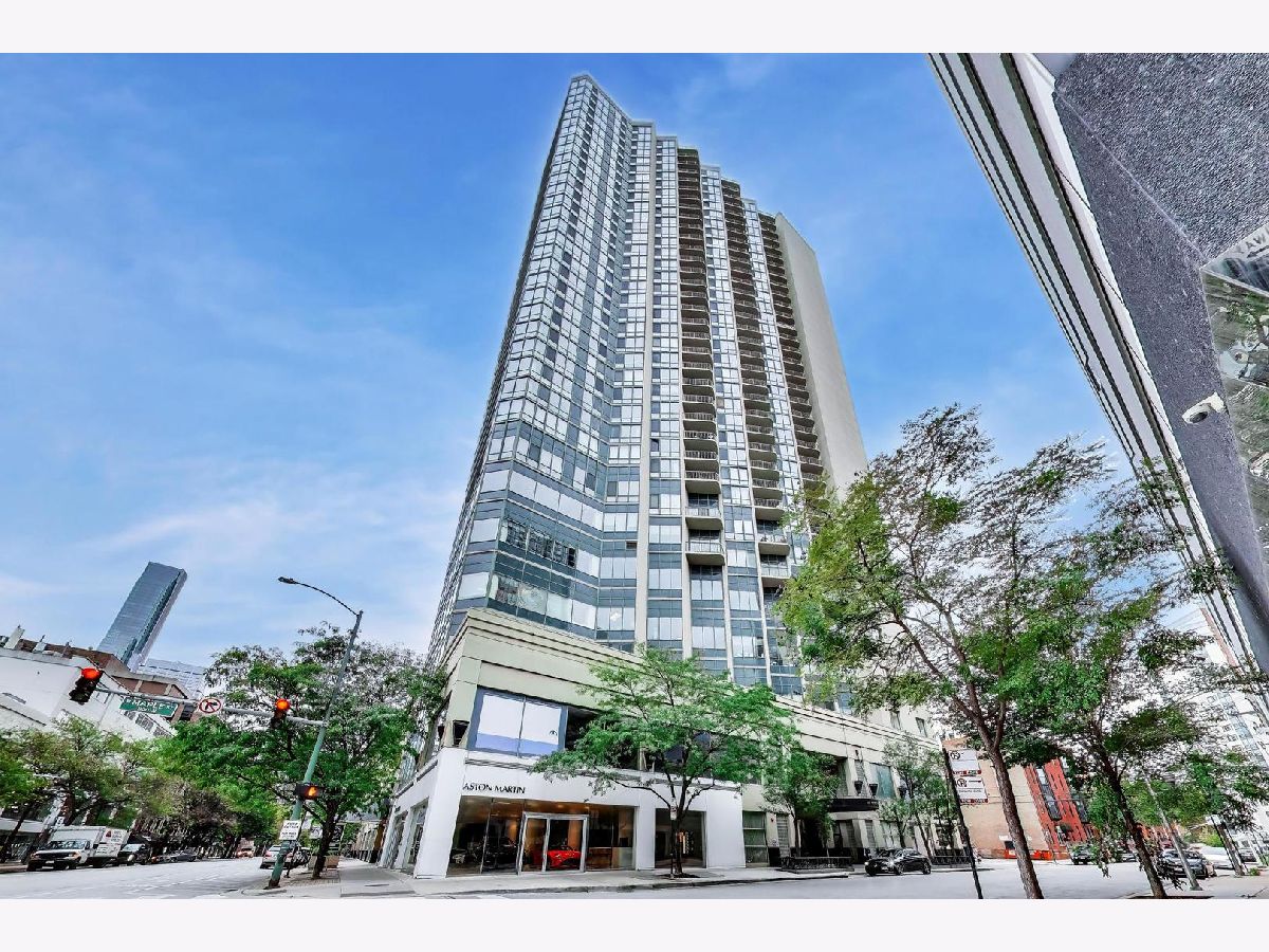 Condominiums For Sale Gold Coast Galleria Chicago Illinois, 111 Maple Street