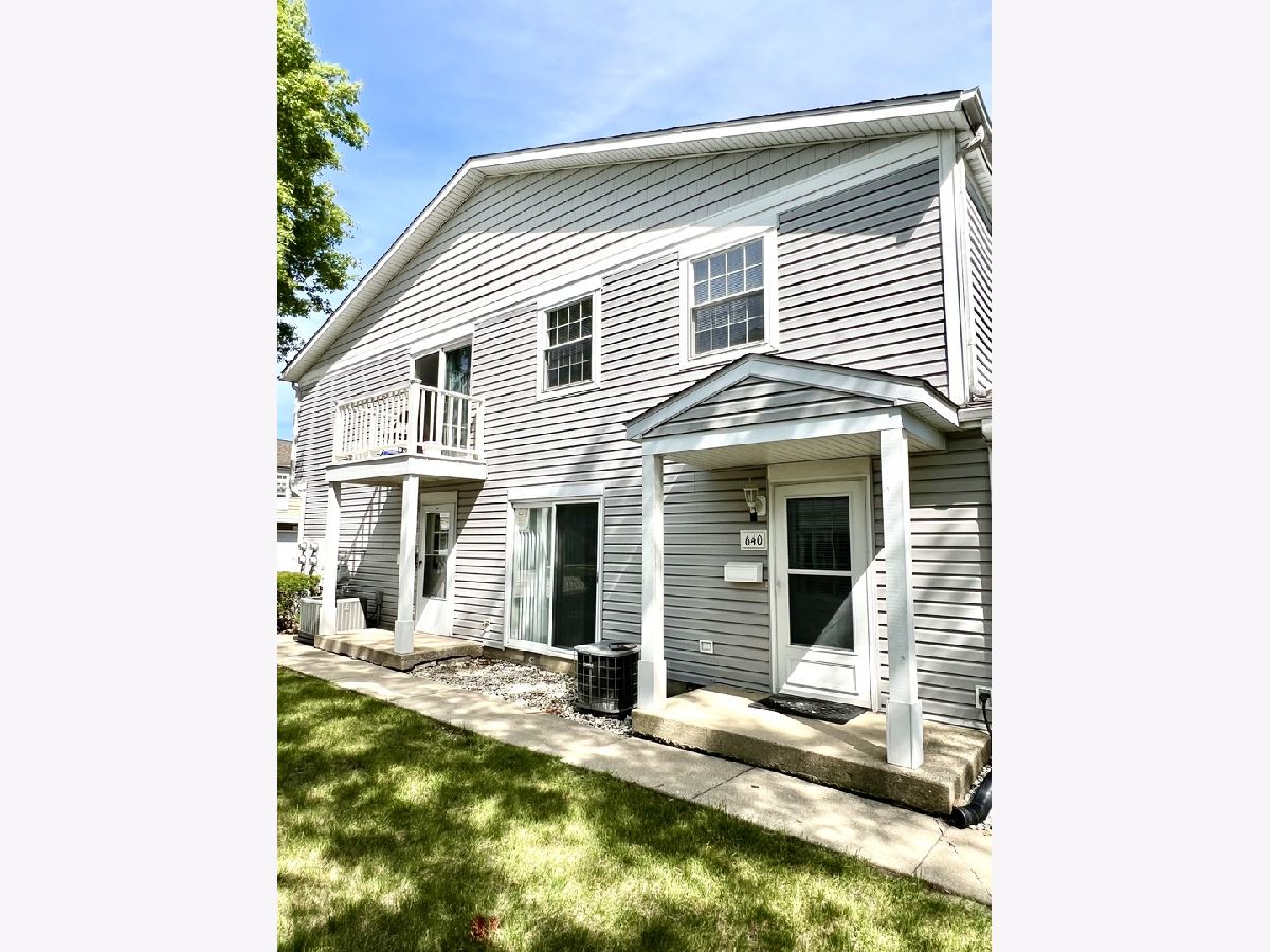  For Rent Wheeling Illinois, 640 Gray