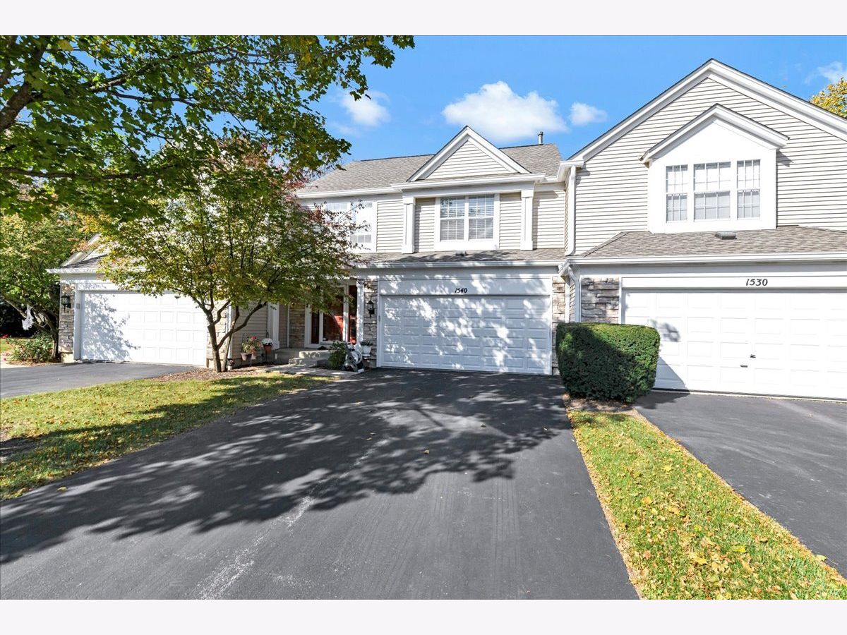  For Sale Hoffman Estates Illinois, 1540 Regan Court