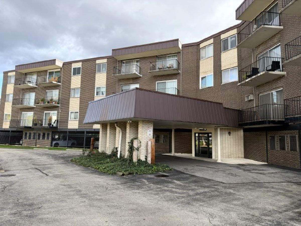 Condominiums & Homes For Sale Bayport Oak Lawn Illinois, 9840 Pulaski Road