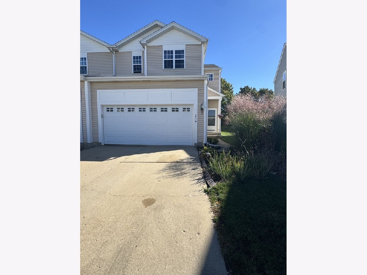  For Sale South Elgin Illinois, 661 Fieldcrest Drive