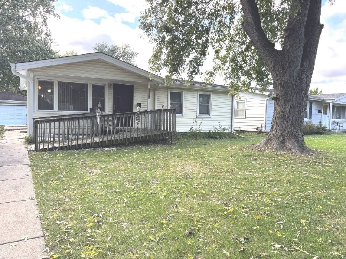  For Sale Lemont Illinois, 1032 Kim Place