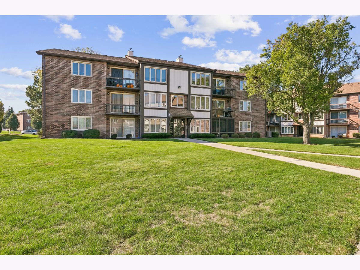  For Sale Crestwood Illinois, 4948 Circle Court