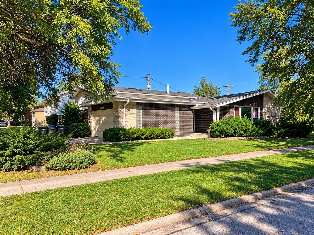  For Sale South Holland Illinois, 16005 Avalon Avenue