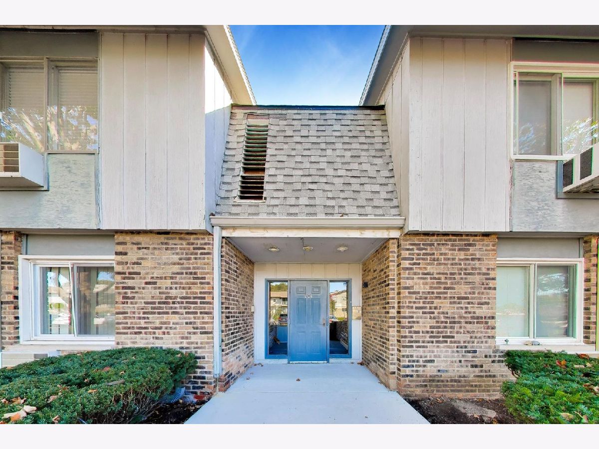  For Sale Prospect Heights Illinois, 904 Old Willow Road