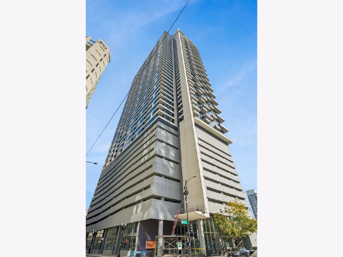  For Sale Chicago Illinois, 235 Van Buren Street