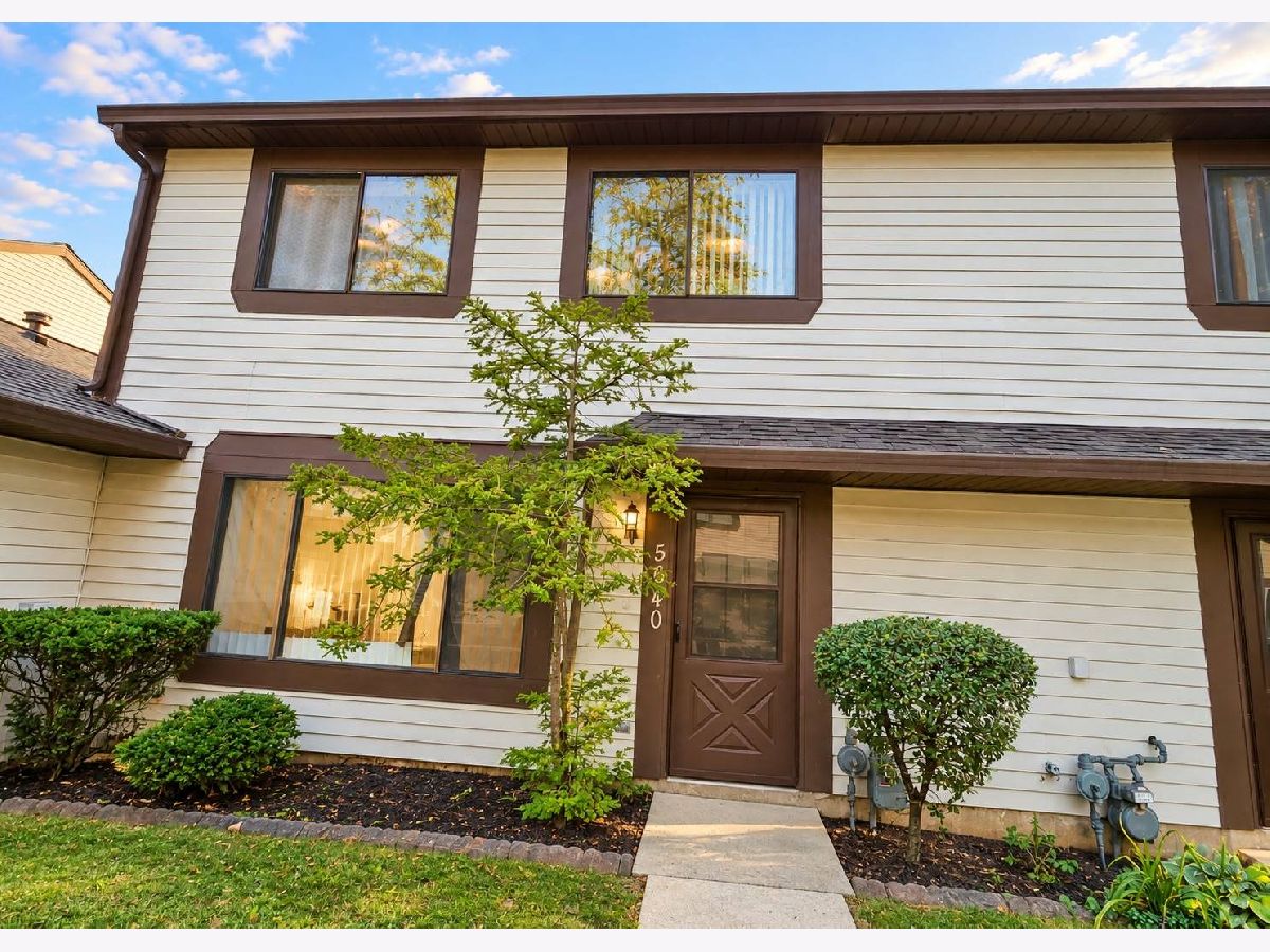 For Sale Hanover Park Illinois, 5640 Pebblebeach Drive