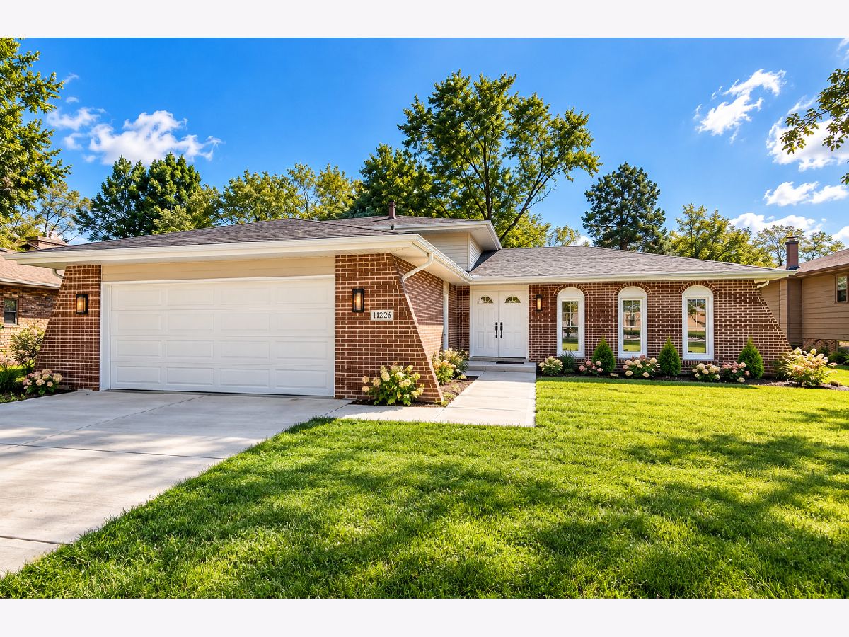  For Sale Palos Hills Illinois, 11226 Deerpath Lane