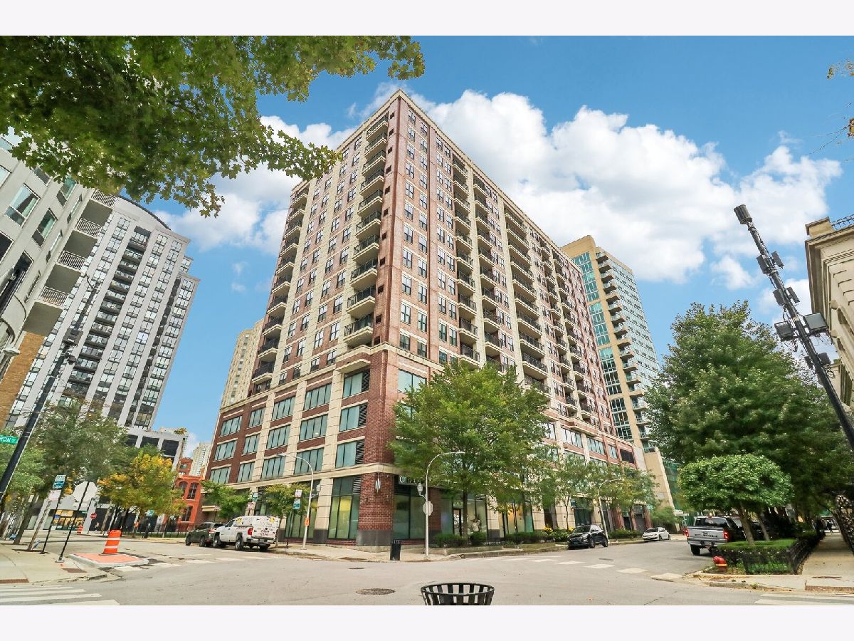 Condos & Townhomes & Homes For Rent River North Chicago Illinois, 451 Huron