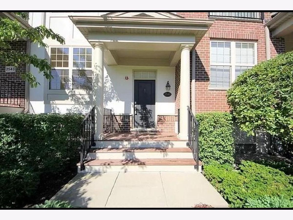  For Rent Buffalo Grove Illinois, 2545 Waterbury