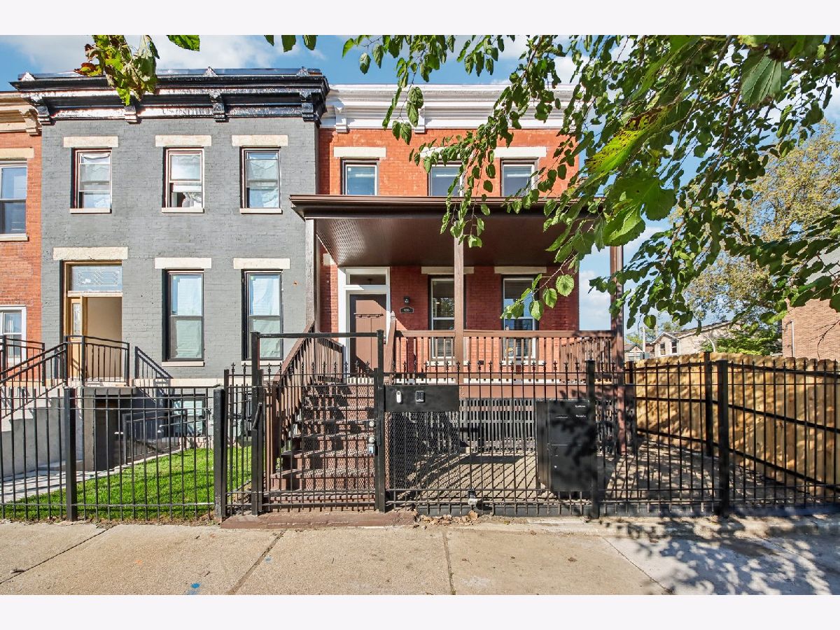  For Sale Chicago Illinois, 656 Bowen Avenue