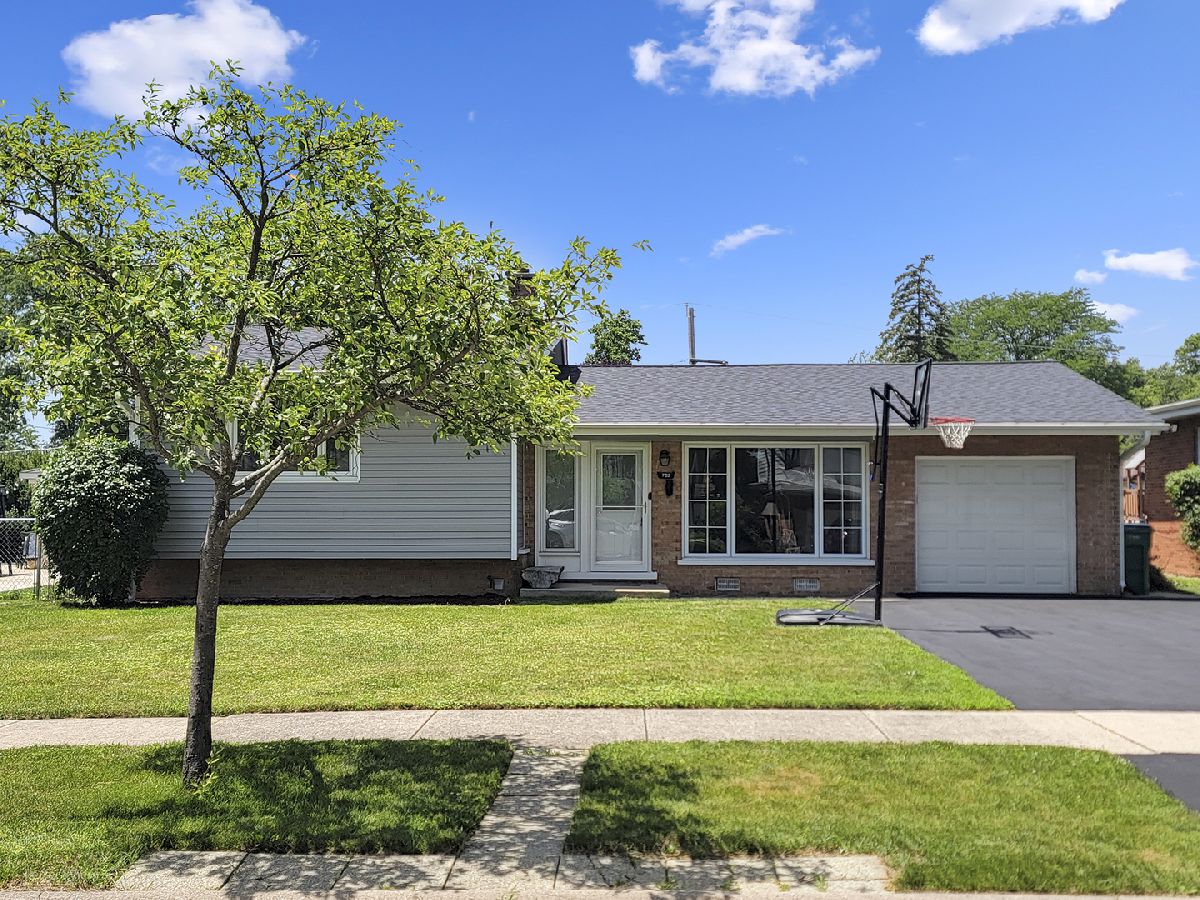  For Rent Lombard Illinois, 702 School