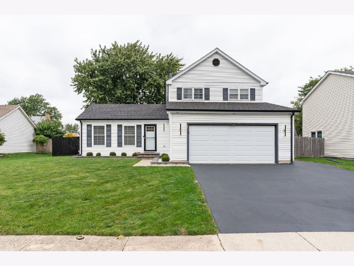  For Sale Glendale Heights Illinois, 28 Dennison Drive