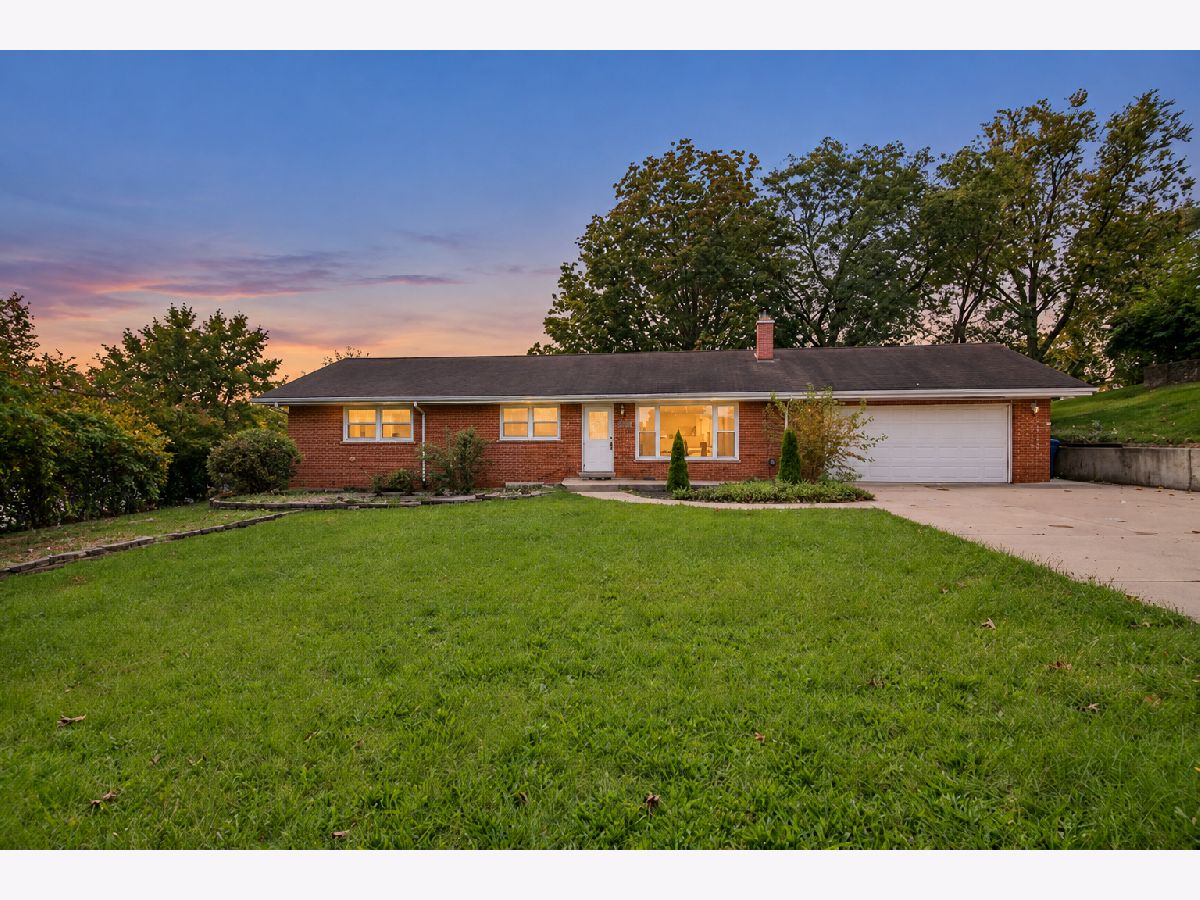  For Sale Hickory Hills Illinois, 8021 91st Street