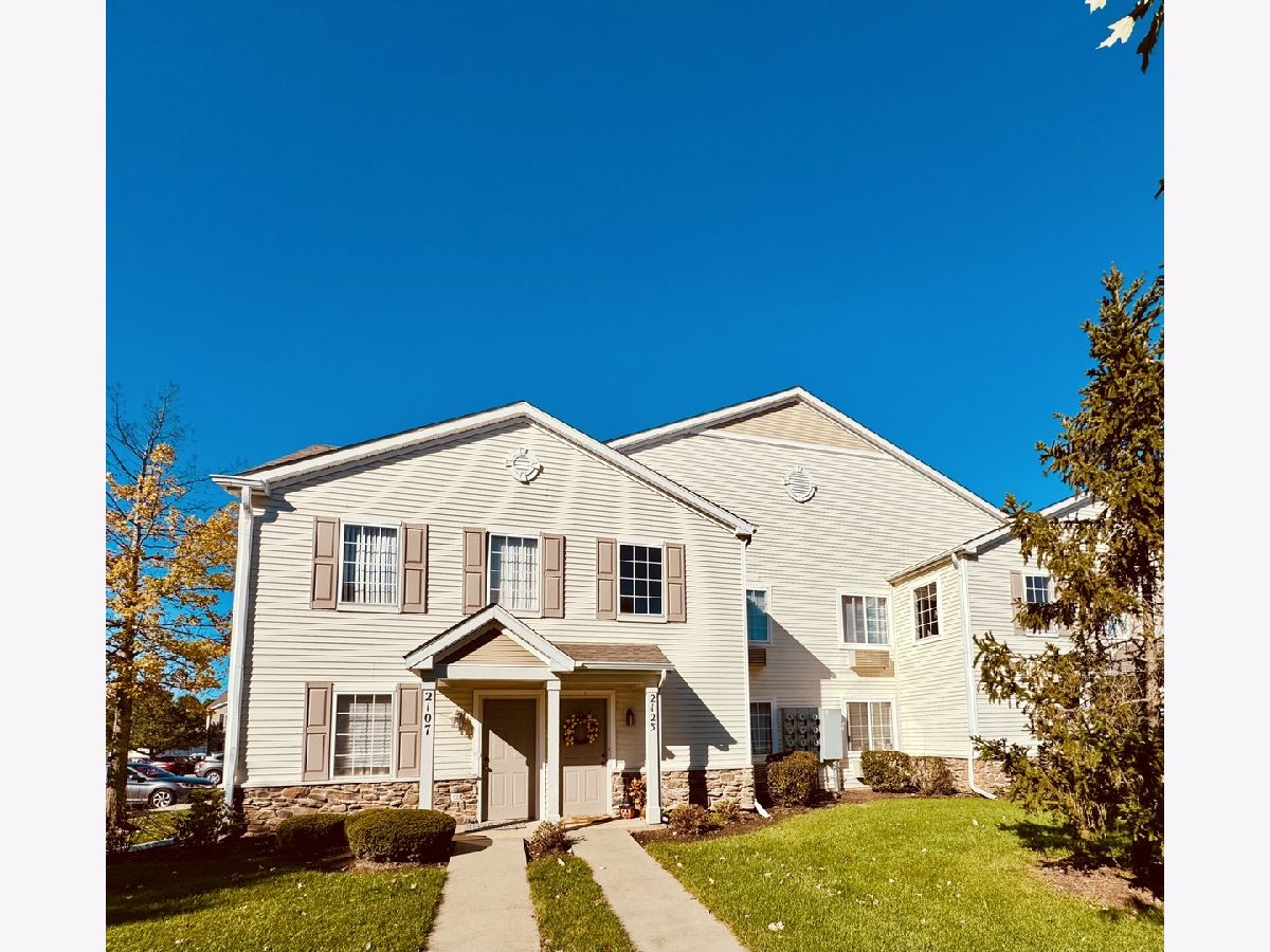  For Rent Carpentersville Illinois, 2123 Silverstone