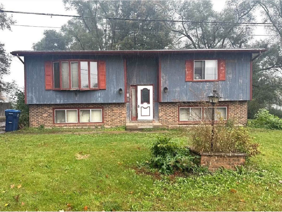  For Sale Mchenry Illinois, 2418 Alton Road