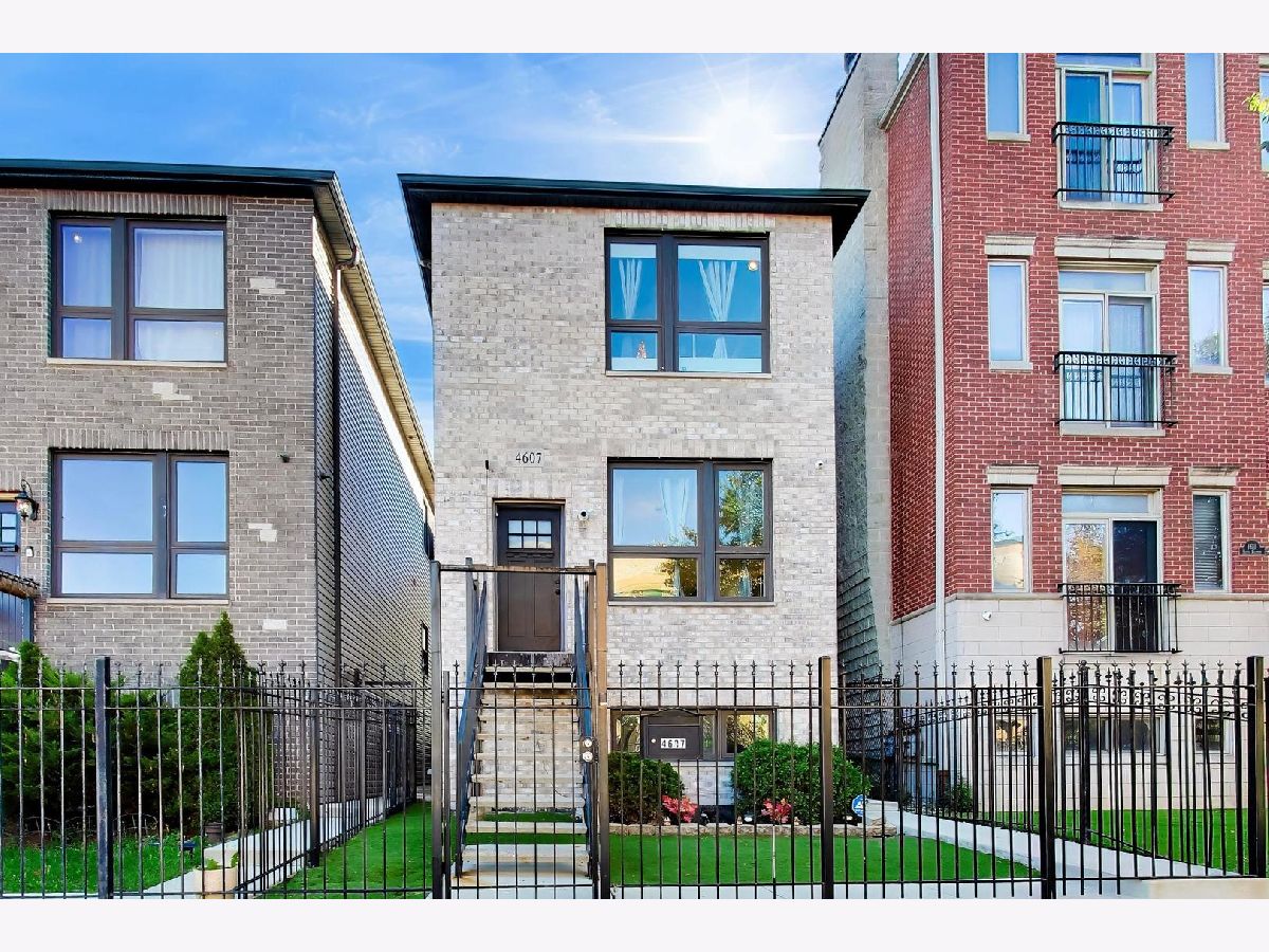  For Sale Chicago Illinois, 4607 Calumet Avenue