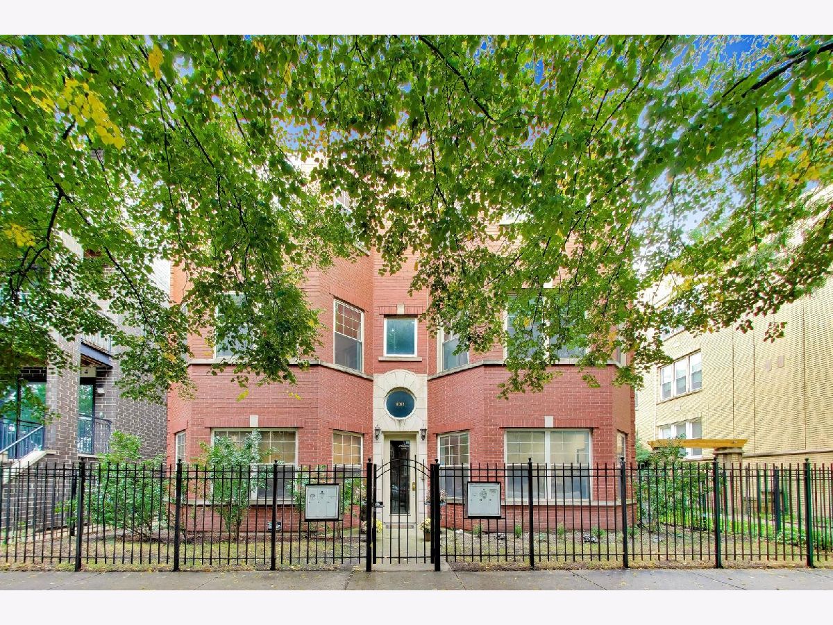  For Sale Chicago Illinois, 4018 Mozart Street