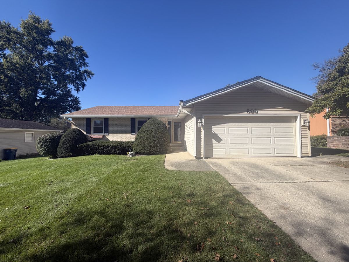  For Sale Elgin Illinois, 980 Iroquois Drive