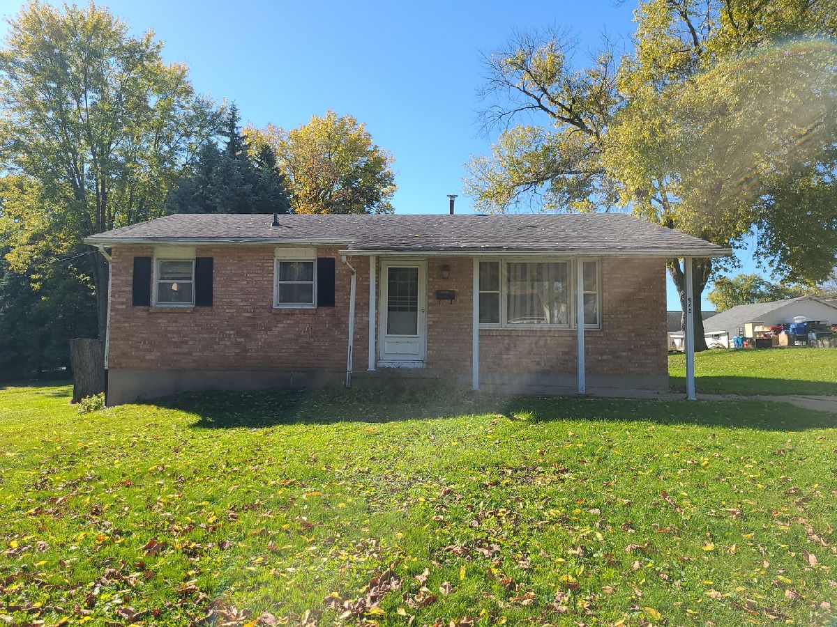  For Sale Dixon Illinois, 945 Brinton Avenue