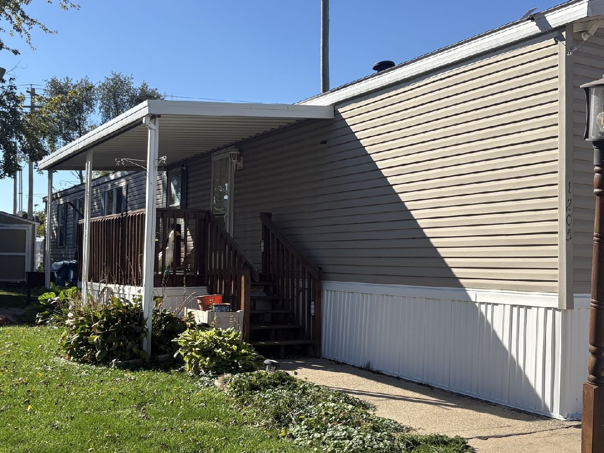  For Sale Bloomington Illinois, 1205 Omega Street