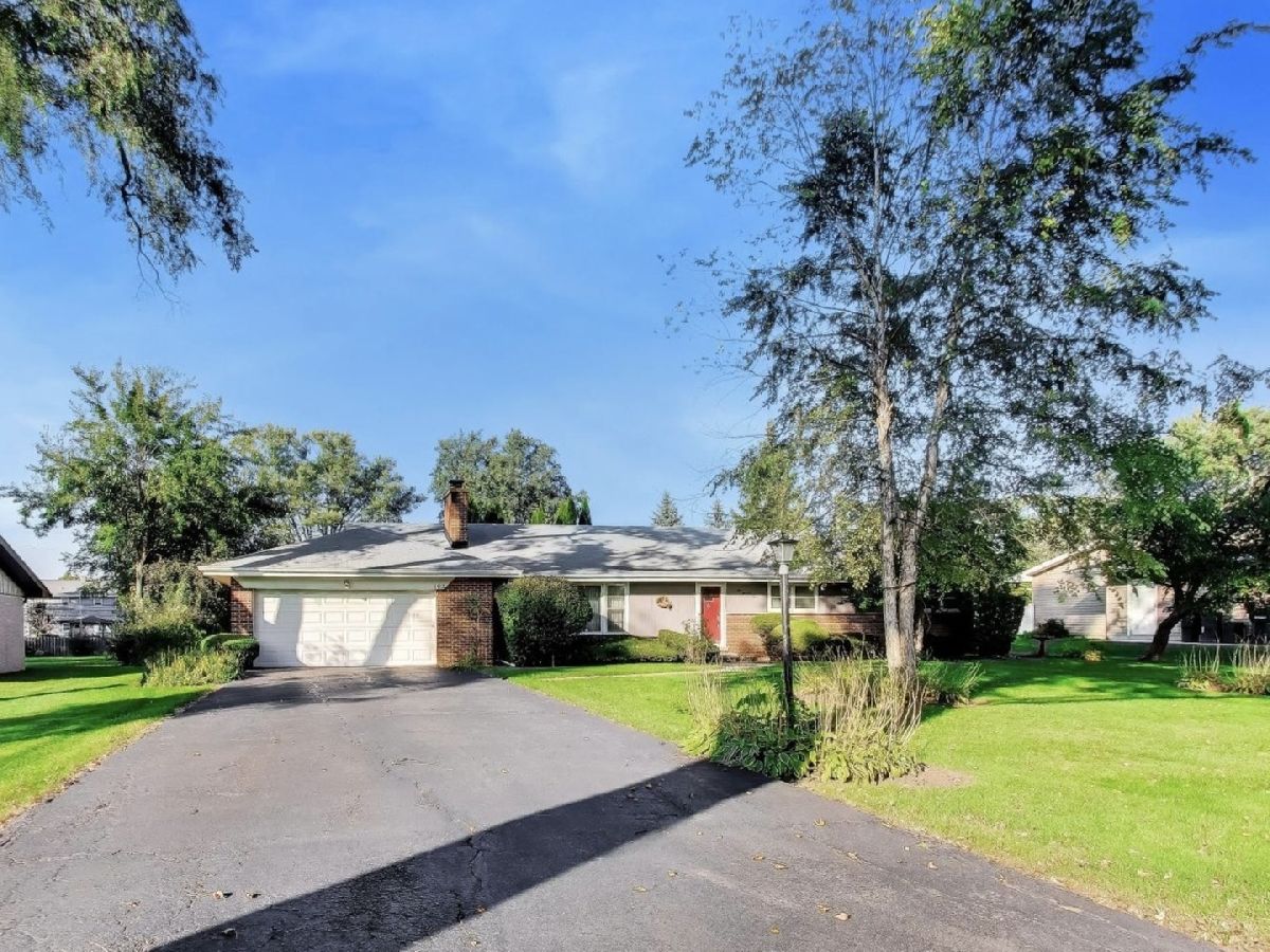  For Sale Mount Prospect Illinois, 102 Stratford Place