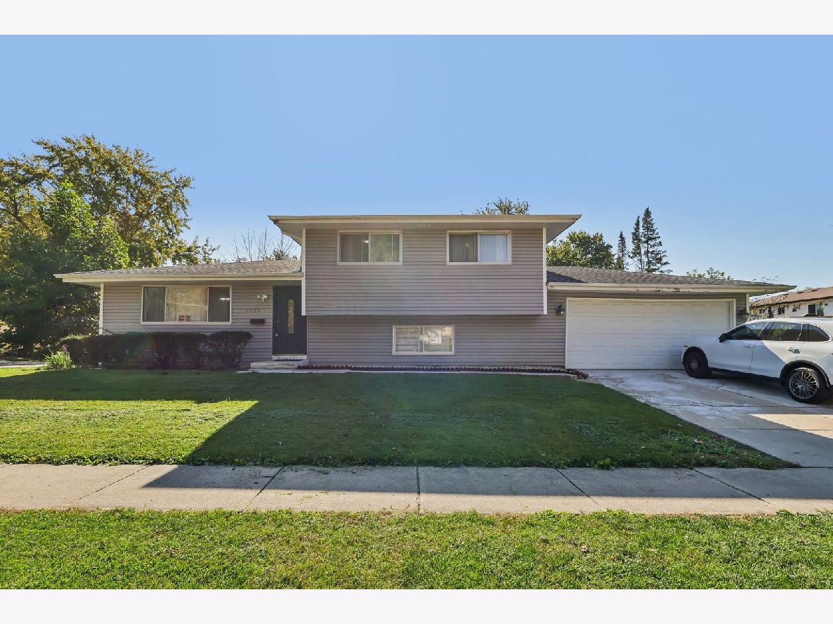  For Sale Hanover Park Illinois, 2261 Poplar Avenue