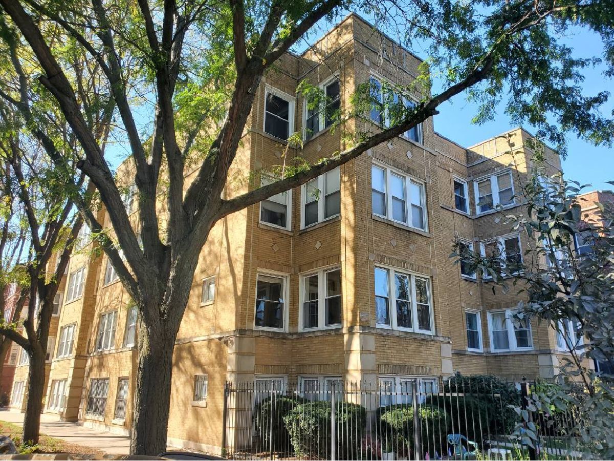  For Sale Chicago Illinois, 3512 Leland Avenue