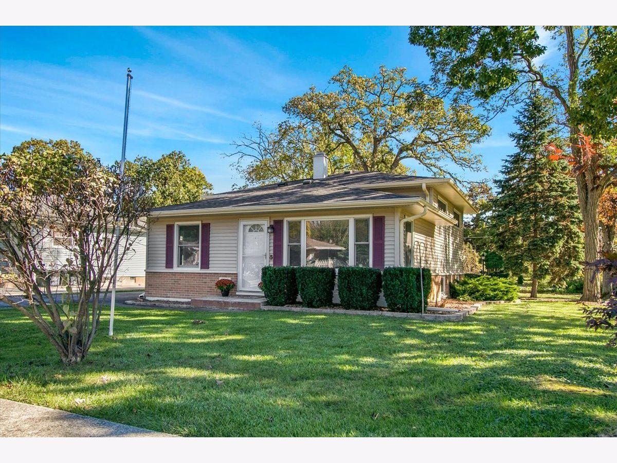  For Sale Winthrop Harbor Illinois, 745 Geddes Avenue