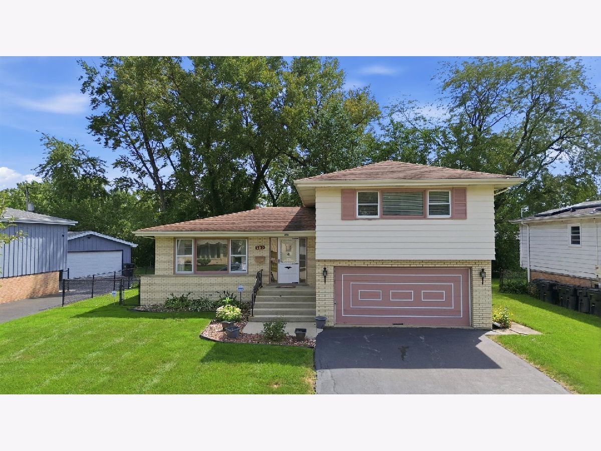  For Sale South Holland Illinois, 737 170th Place