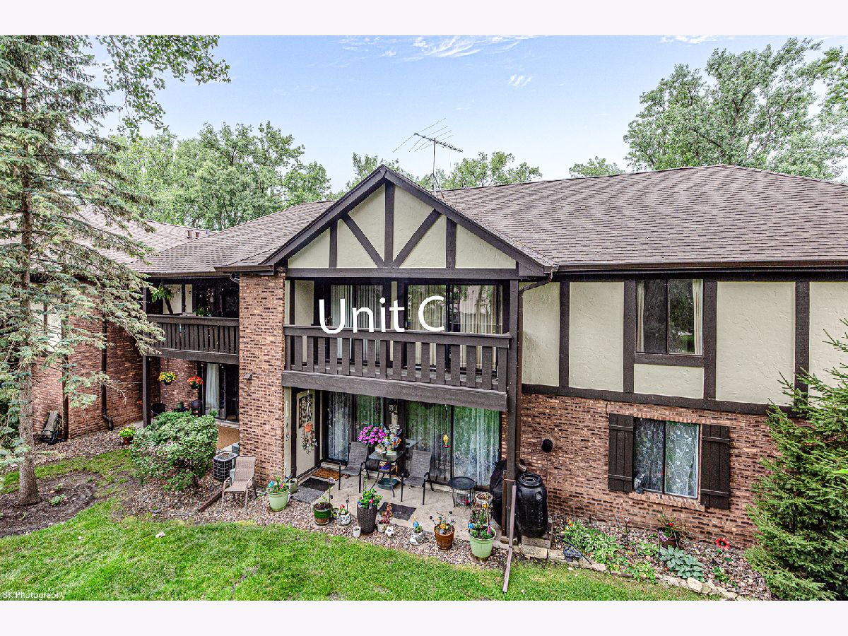 Condominiums For Sale The Timbers Palos Hills Illinois, 8127 Chestnut Drive