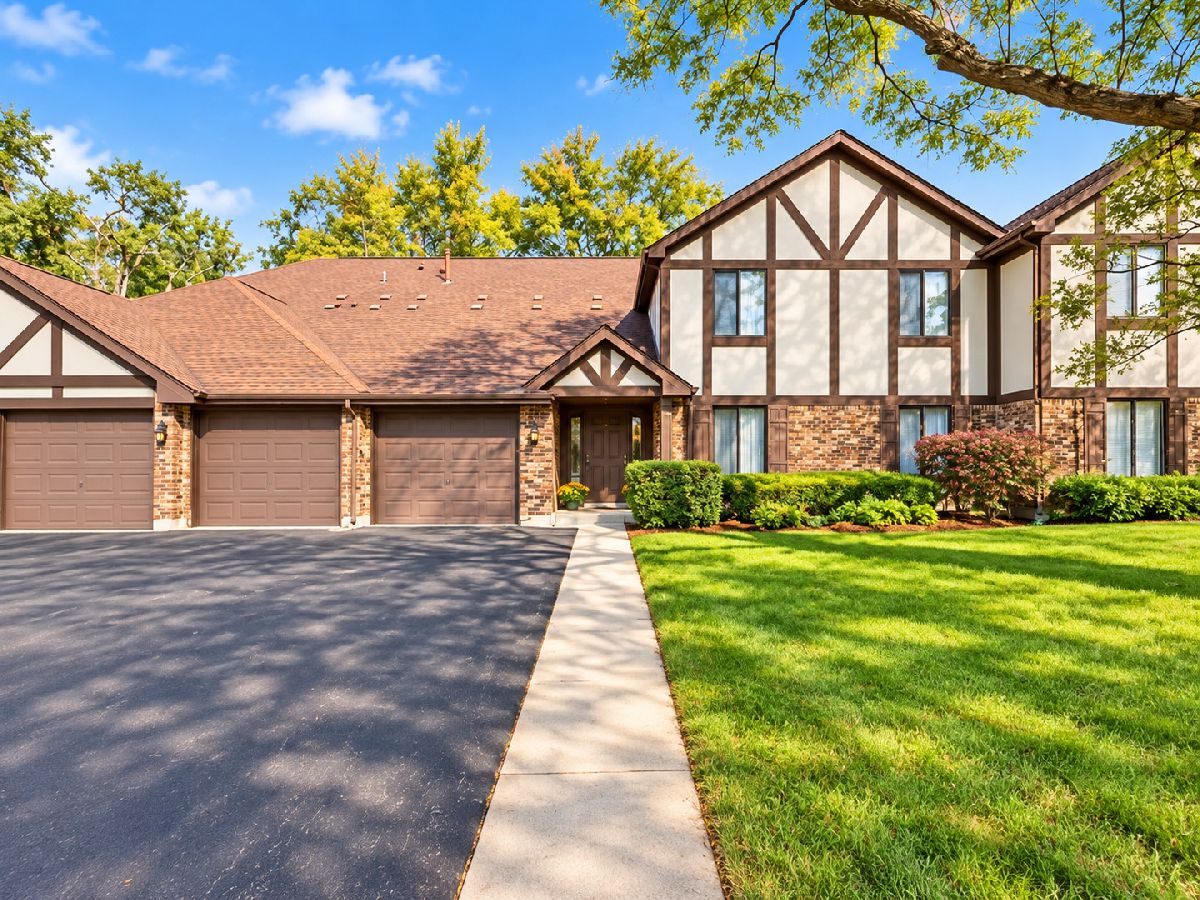  For Sale Wheeling Illinois, 1021 Harbour Court
