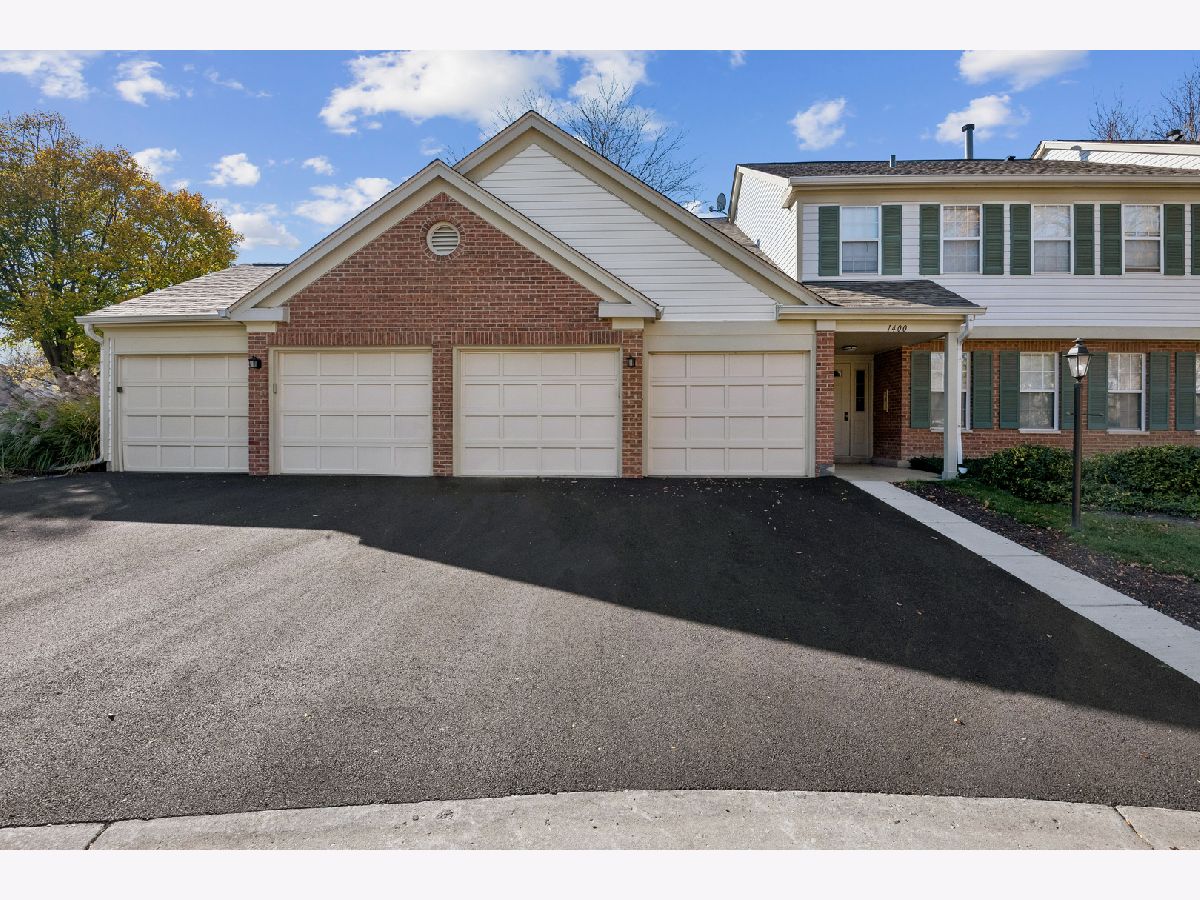  For Sale Wheeling Illinois, 1400 Nottingham Court