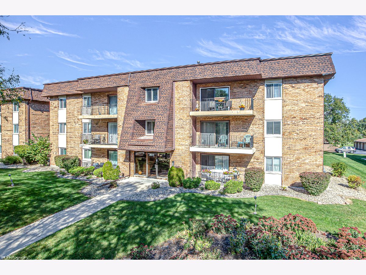  For Sale Orland Park Illinois, 8916 140th Street