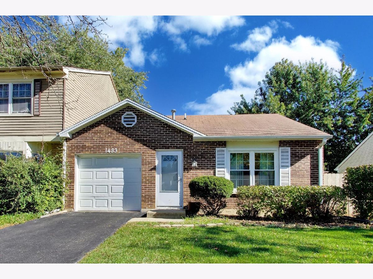 Townhomes & Homes For Sale Spring Valley Carol Stream Illinois, 1433 Oxford Street