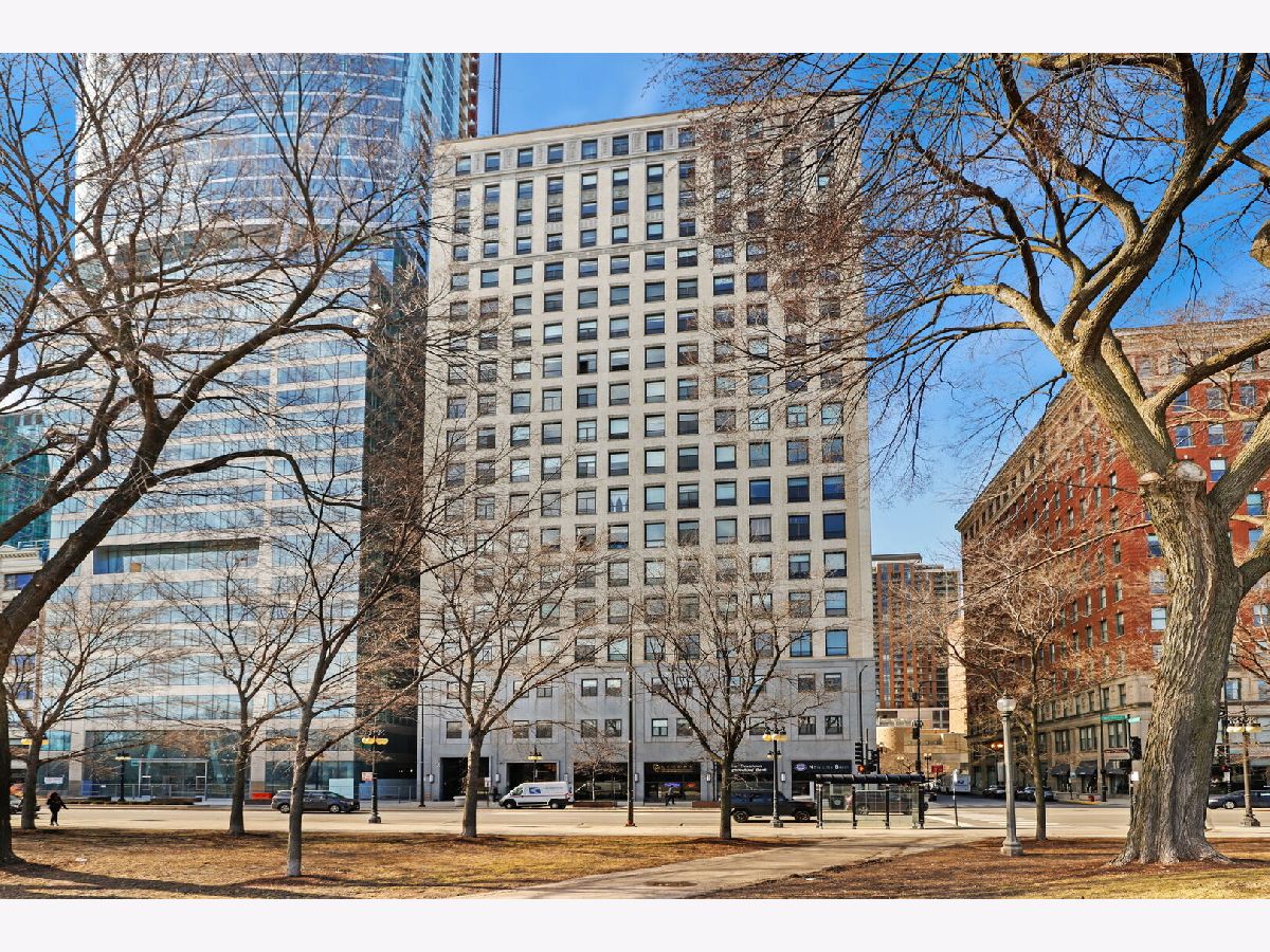 Condominiums For Sale Michigan Avenue Lofts Chicago Illinois, 910 Michigan Avenue