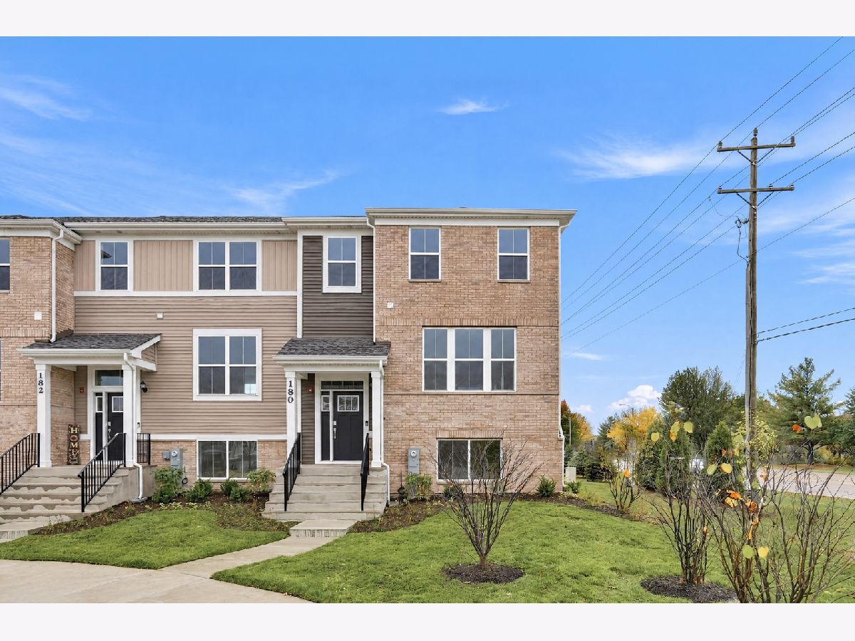  For Sale Crystal Lake Illinois, 180 Berkshire Drive